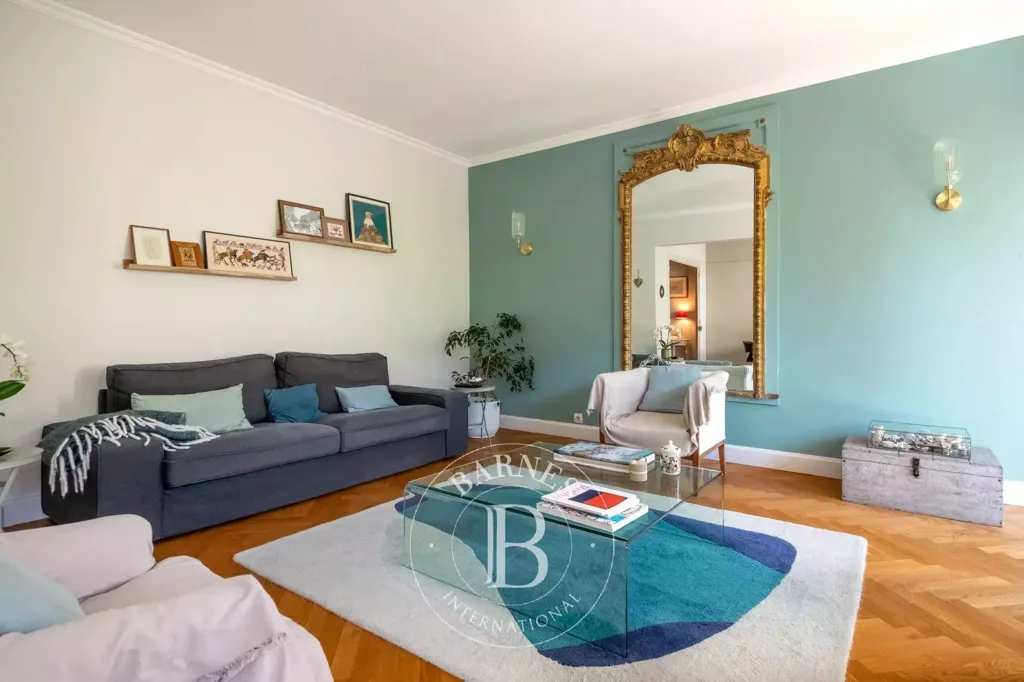 Living Room - Luxury Flat with Balcony in Lyon's Point du Jour