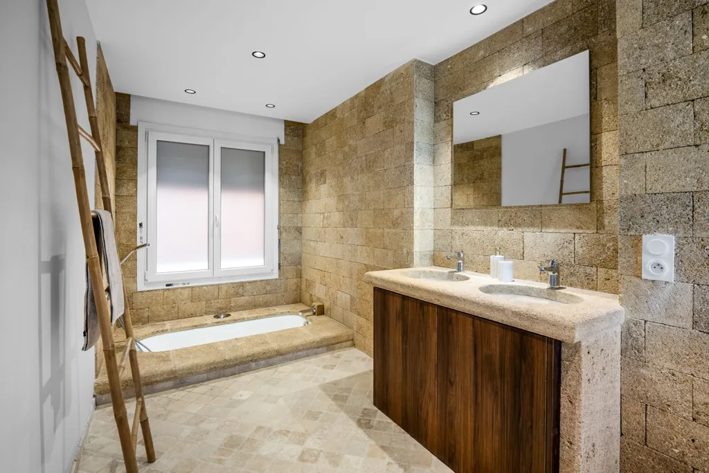 Salles de bain - Appartement Luxe avec Vue Mer à Marseille 7