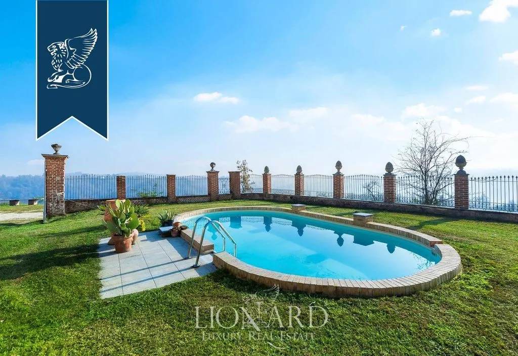 Piscine - 17th-Century Castle with Pool in Monferrato