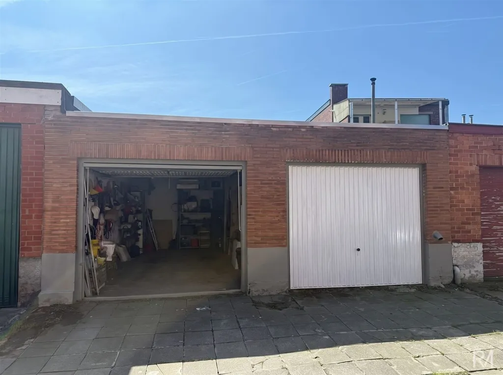 Garage - Maison Semi-Détachée avec Terrasse à Saint-Nicolas
