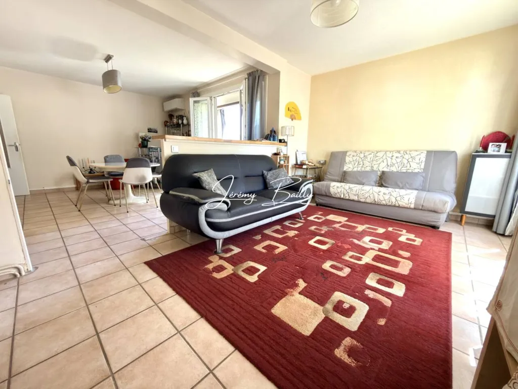 Séjour - Appartement Rénové avec Loggia à Perpignan