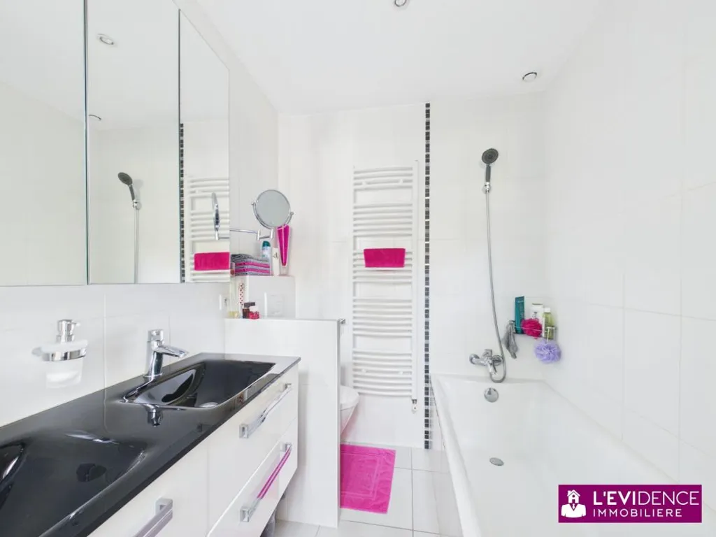Salles de bain - Villa Rénovée avec Jardin près de la Plage à La Baule