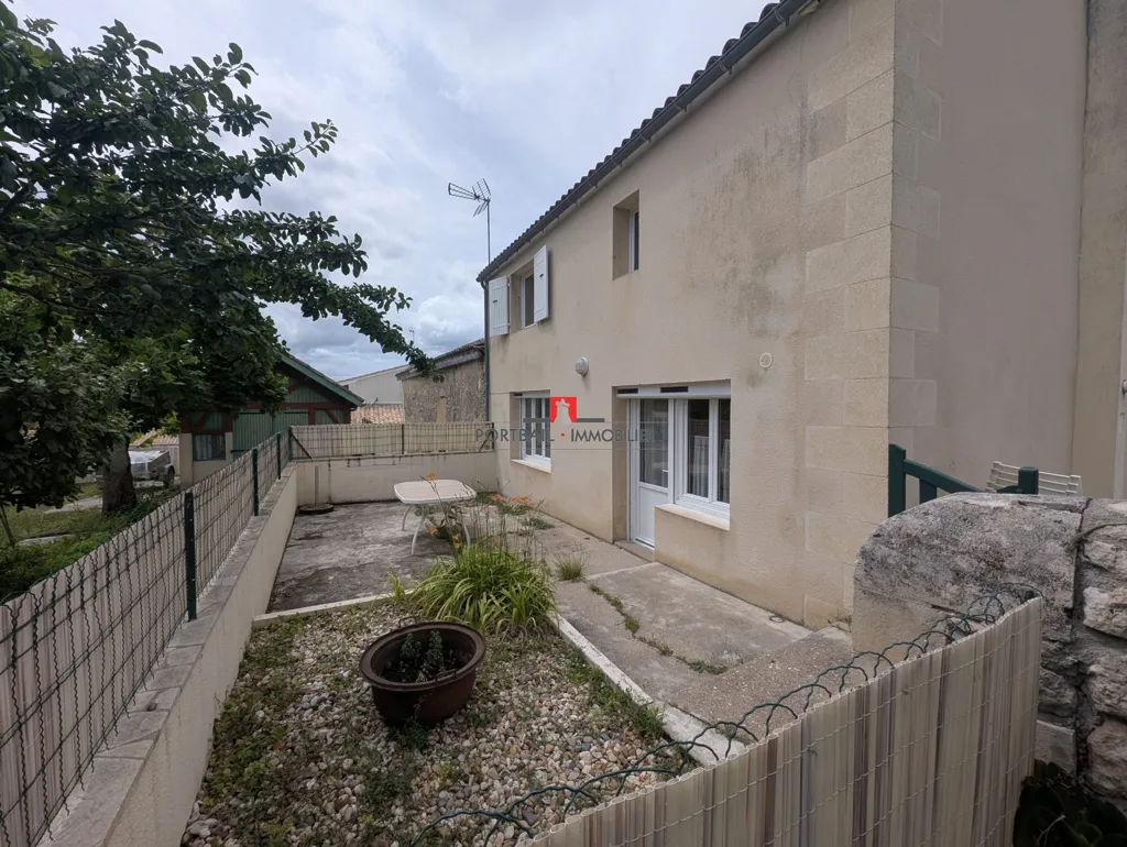 Jardin - Maison en Pierre avec Cour à Plassac