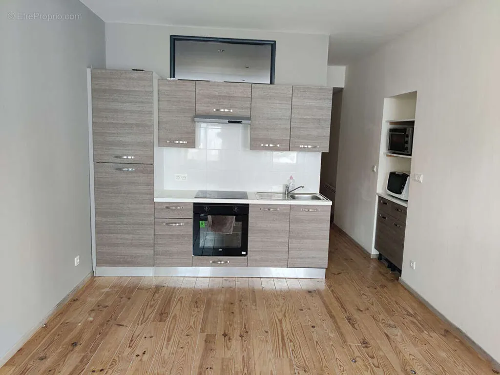 Cuisine - Immeuble Rénové avec Commerces à Villeneuve-sur-Lot