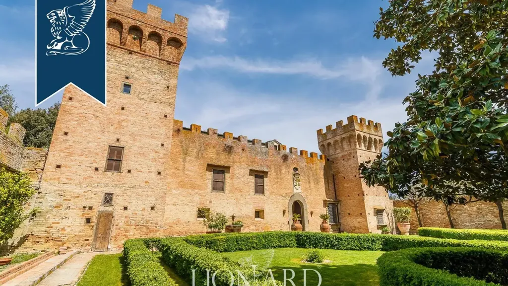 Jardin - Historic Castle with Vineyards near Florence