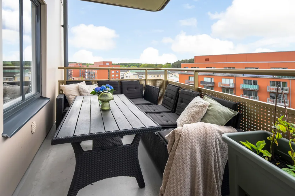 Balcony - Modern Flat with Balcony in Gothenburg