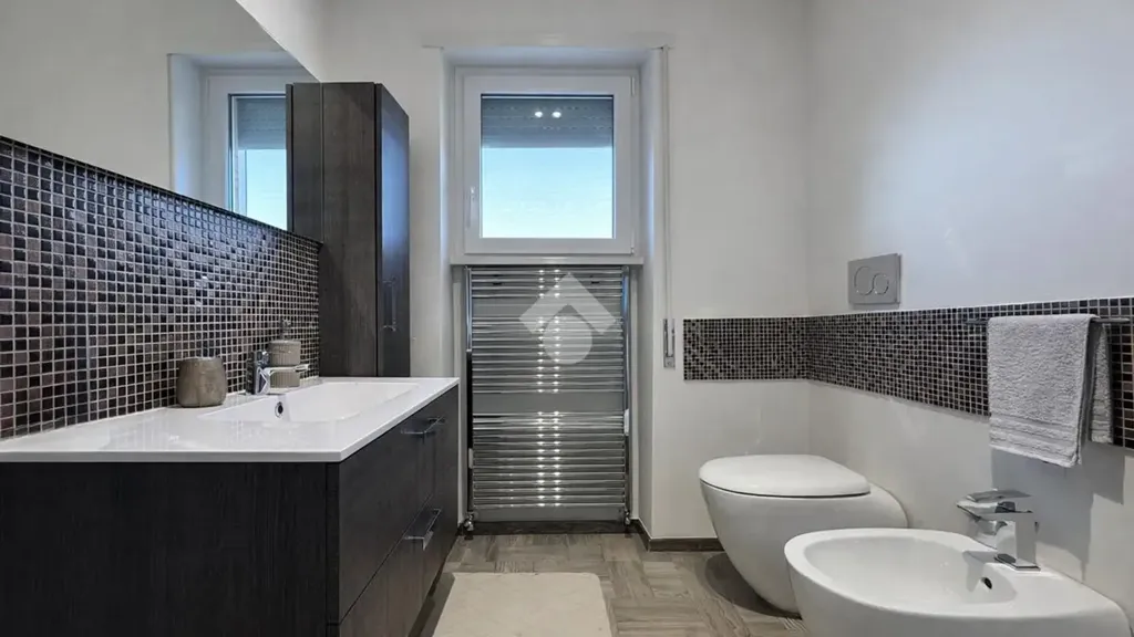 Bagni - Contemporary 3-Bedroom Apartment in Terni