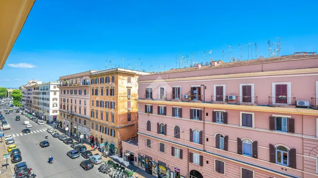 Balcone - Central 2-Bedroom Apartment in Rome