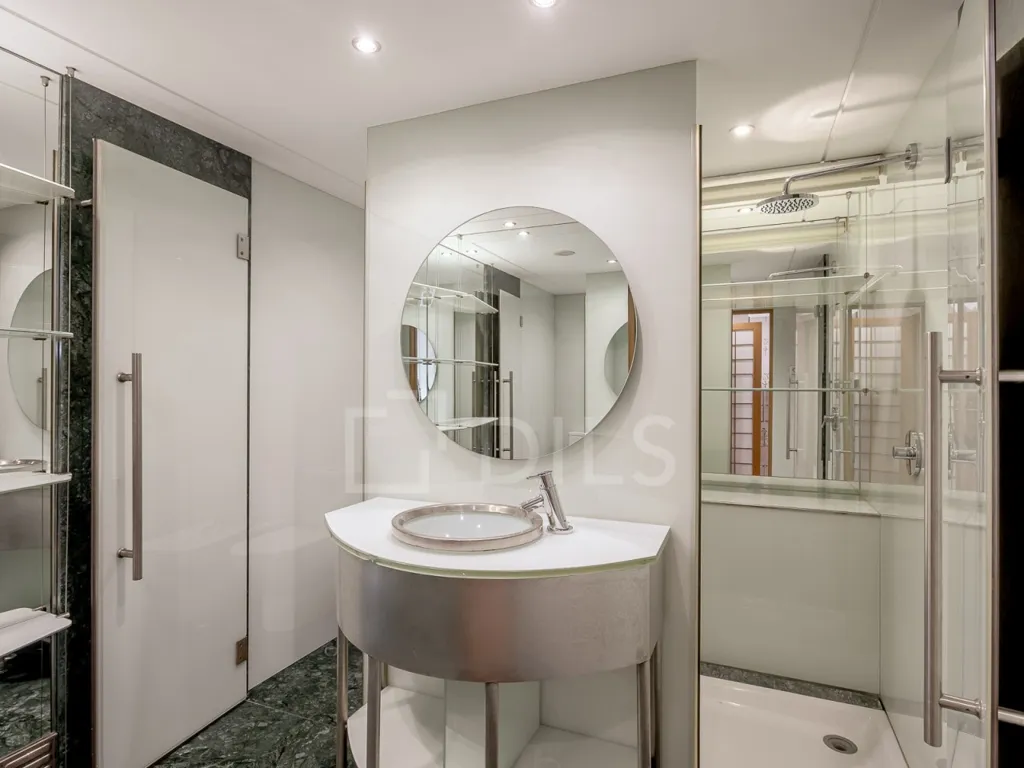 Vannitoad - Duplex Apartment with River View in Algés