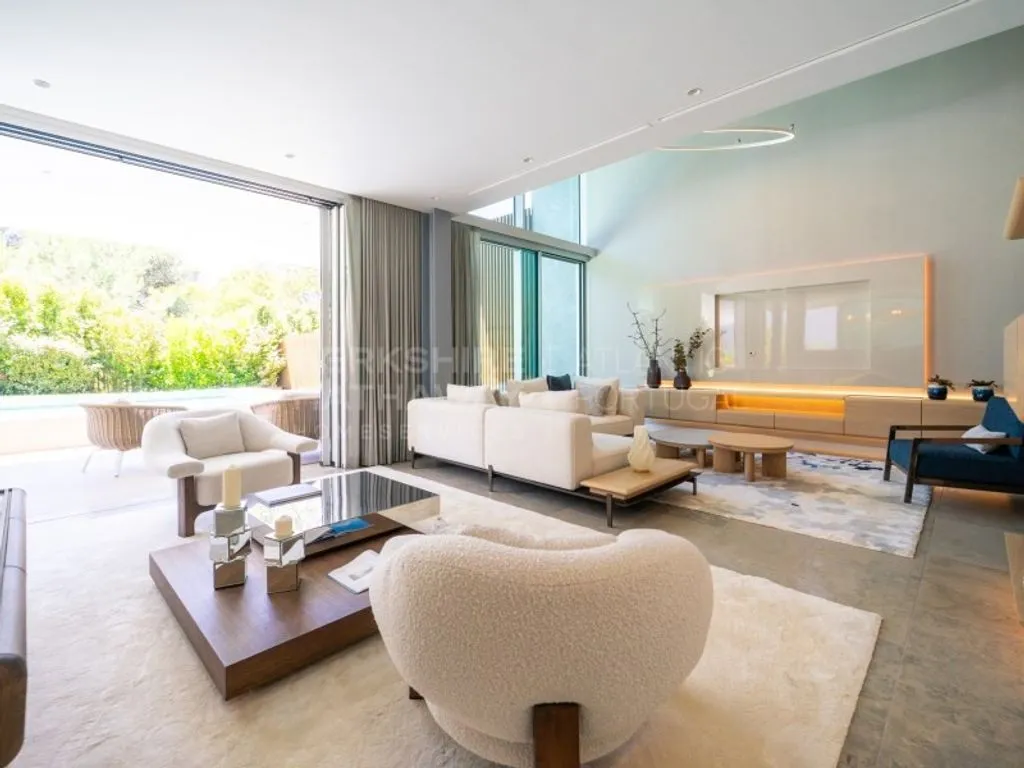 Living Room - Luxury Duplex with Pool in Cascais