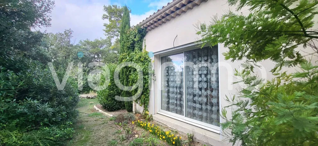 Välivaade - Modern Villa with Garden in Grignan