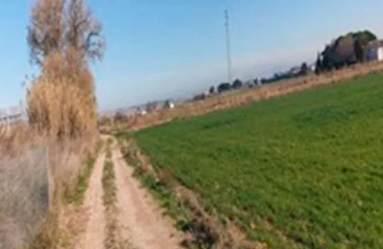 Aed - Buildable Land in Zaragoza with Growth Potential