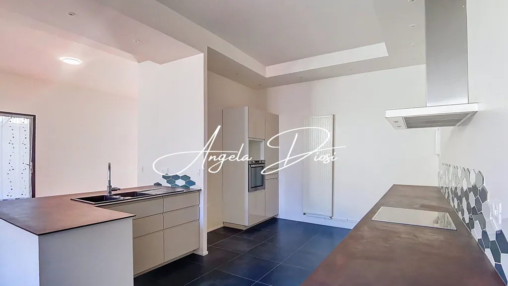 Kitchen - Loft-Style House with Garden in Antony
