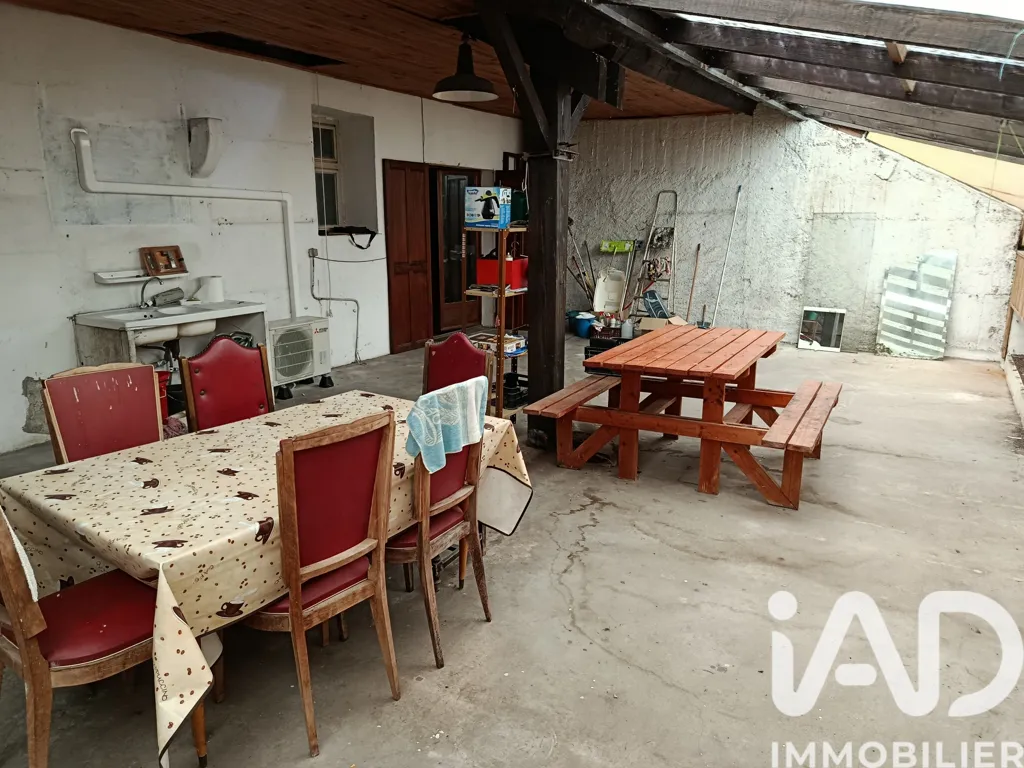 Terrasse - Maison en Pierre dans le Centre Ancien de Chirens