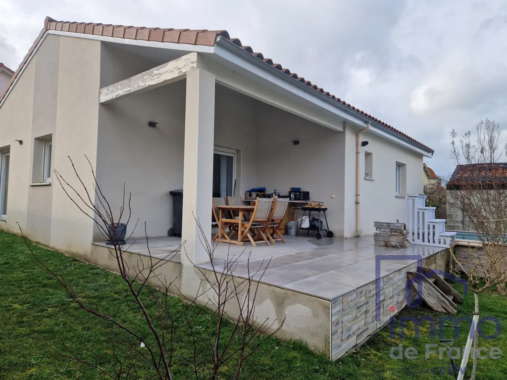 Terrasse - Maison avec Piscine et Studio à Montbrison