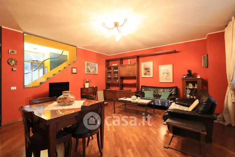 Elutuba - Terraced House with Private Garden in Rubiera Centre