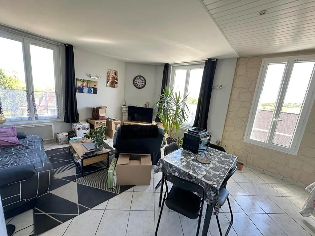 Soggiorno - 2-Bedroom Flat with Parking in Le Heaulme