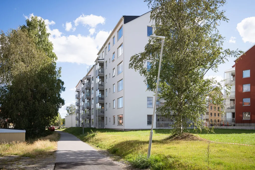 Extérieur - Modern Apartment with Balcony in Central Location