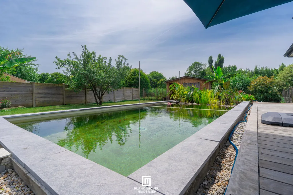 Piscina - House with Pool near Bordeaux