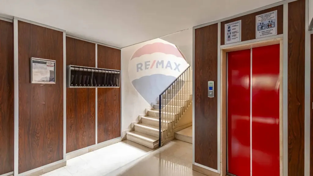 Esik - Quadrilocale with Balcony and Park View in Bari