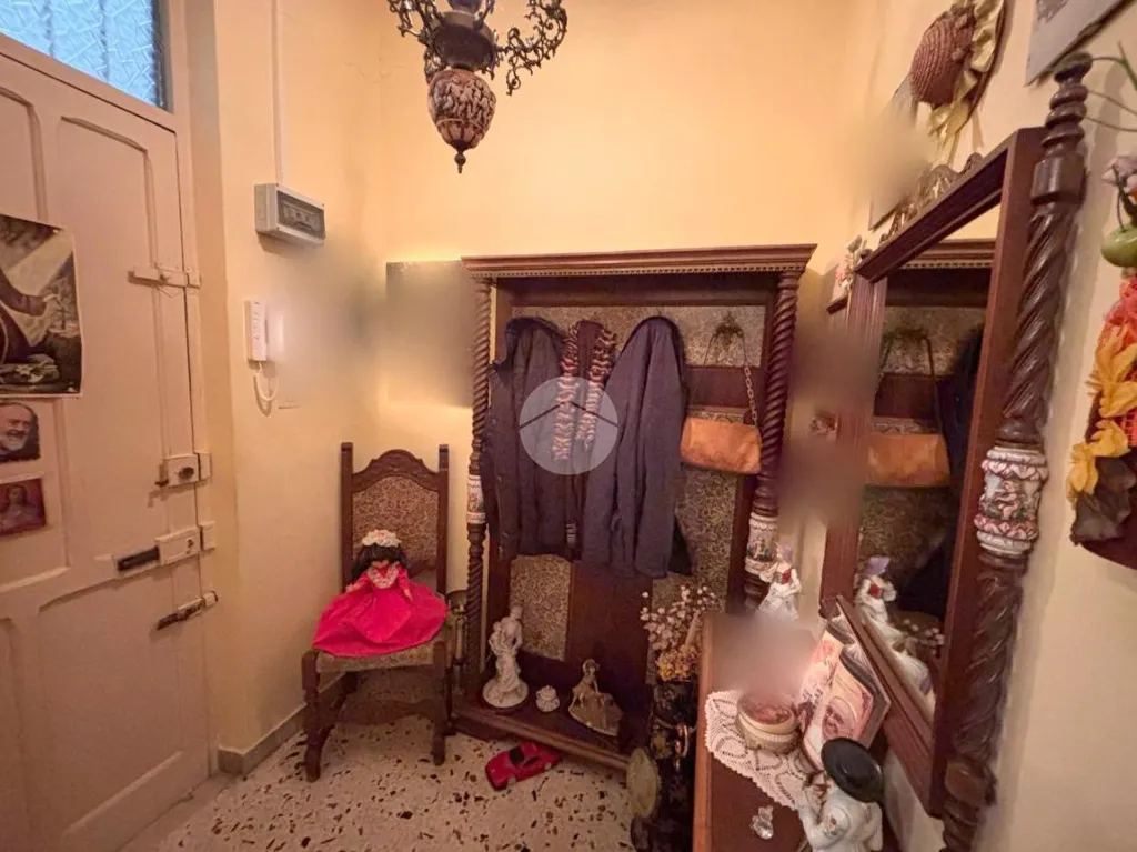 Esik - Twin-Storey Apartment with Balcony in Palermo