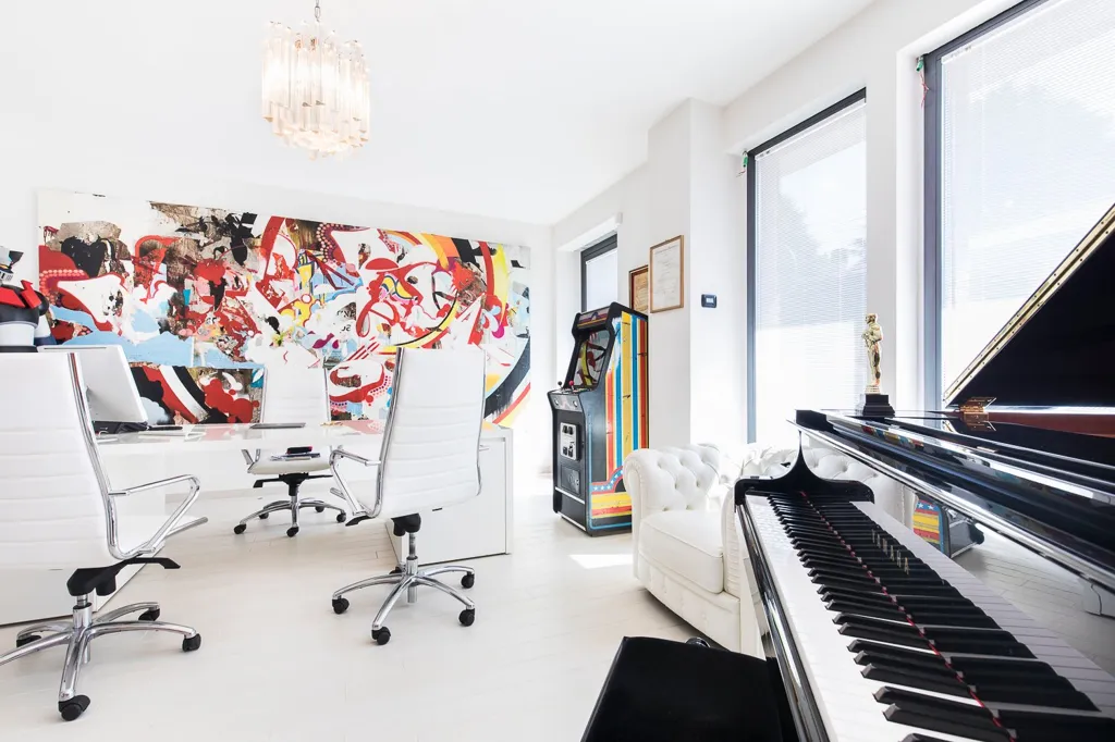 Office - Luxury Villa with Indoor Pool in Pantigliate