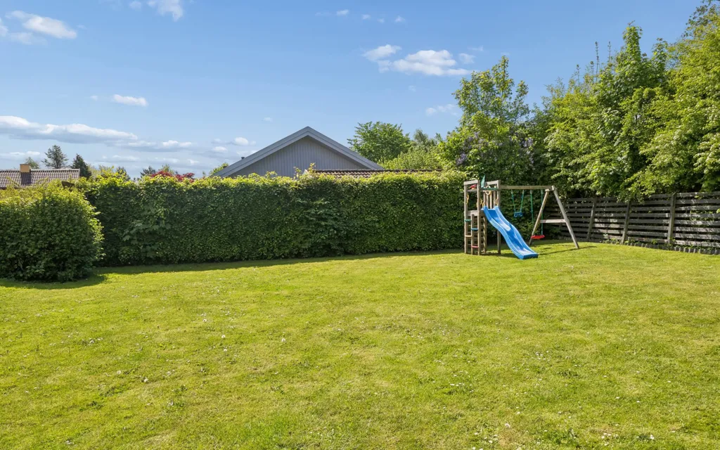 Jardin - Fenced Villa with Garden in Høng