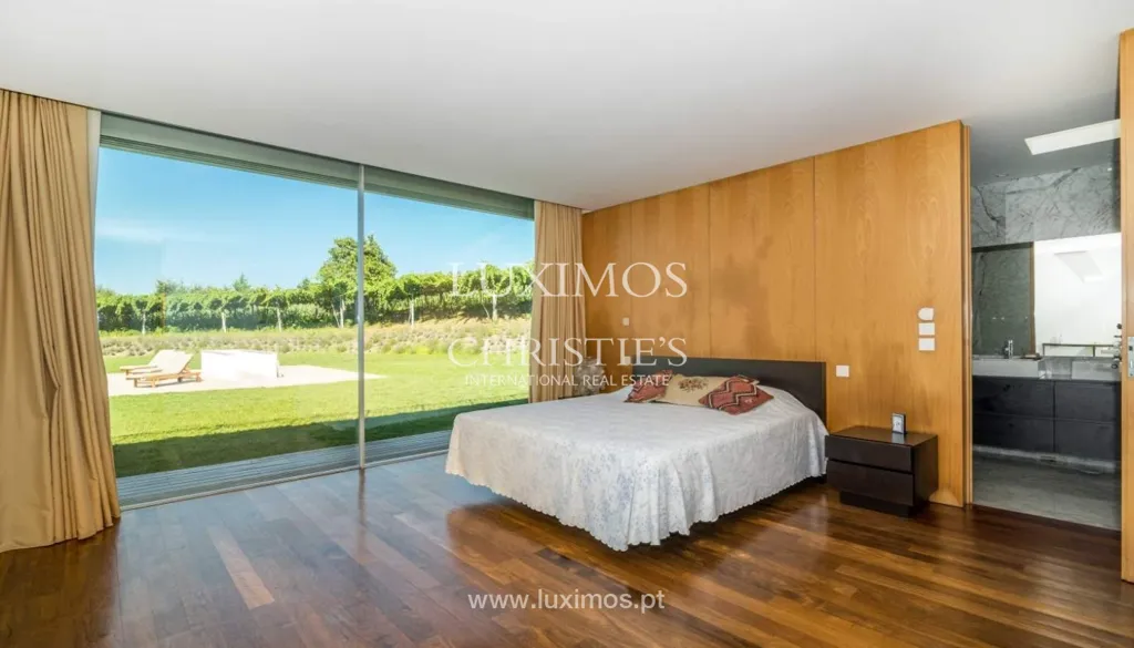 Magamistoad - Secular Solar with Historic Features in Santo Tirso
