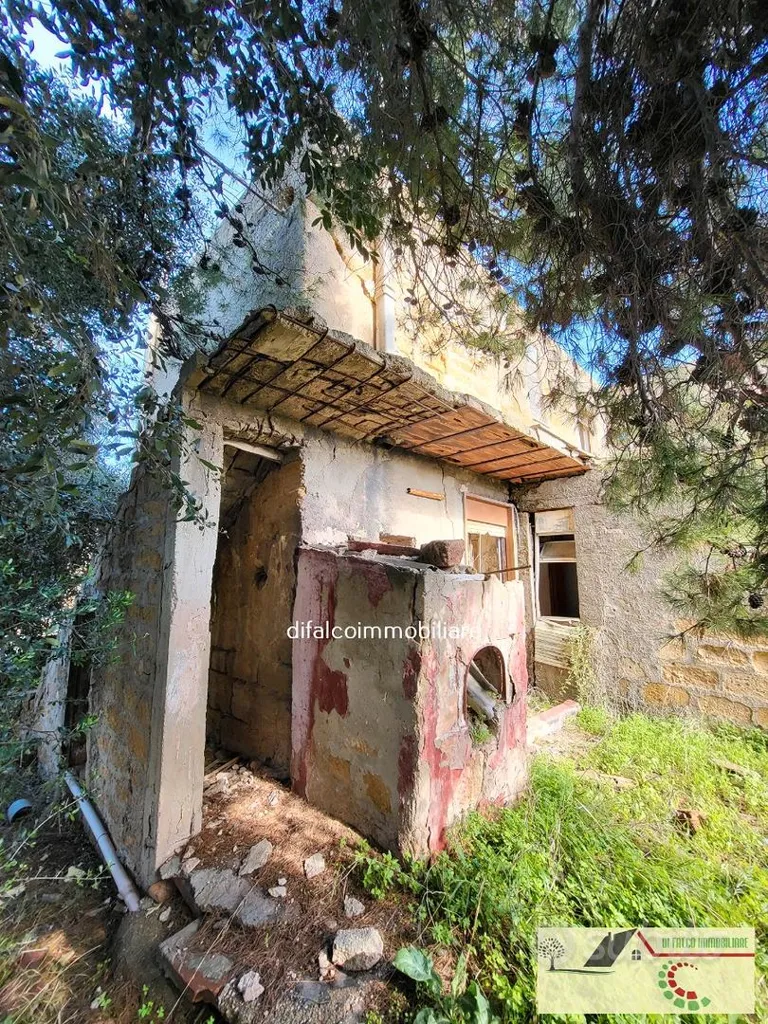 Välivaade - Villa to Renovate with Large Plot in Agrigento