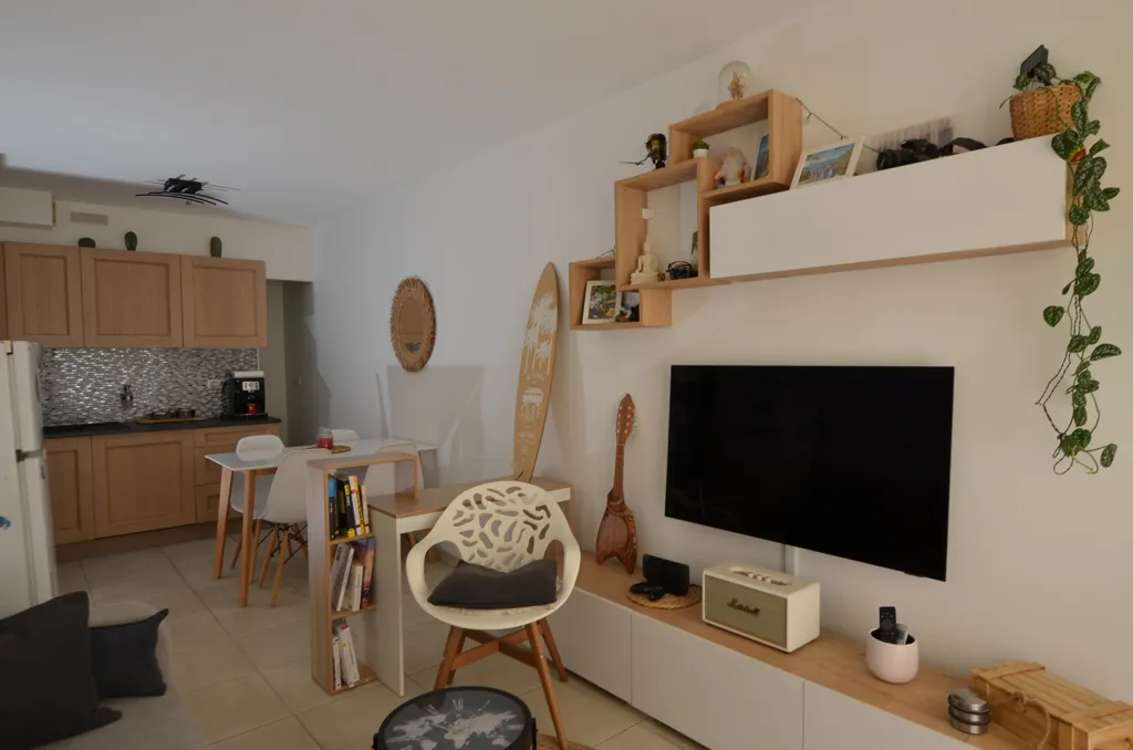 Séjour - Appartement T2 avec Terrasse à Vauvert