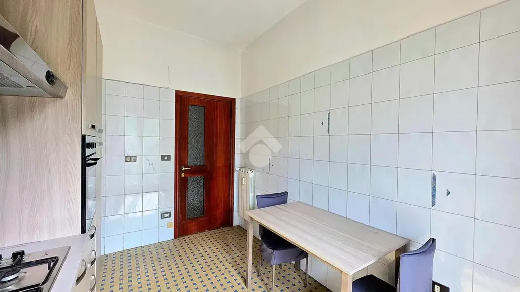 Salle à manger - Apartment with Balcony in Savona