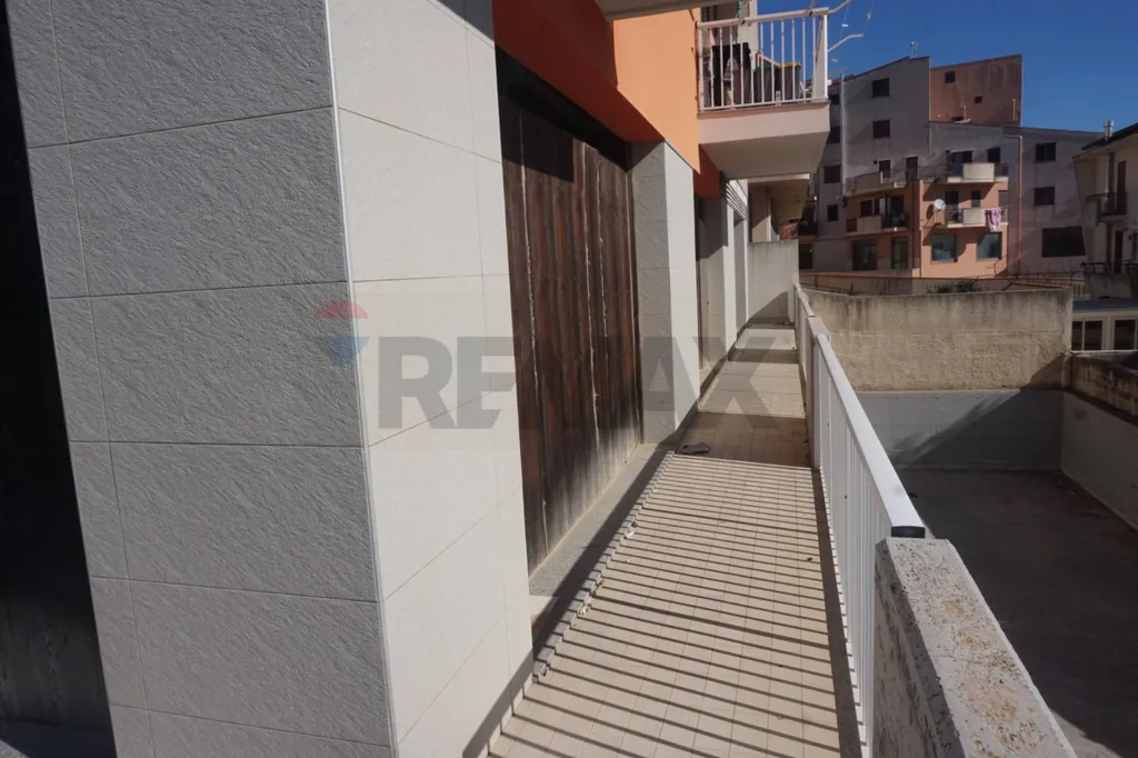 Extérieur - Commercial Space with Modern Facade in Ragusa