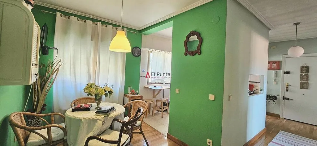 Salle à manger - Bay View Flat with Garage in City Centre