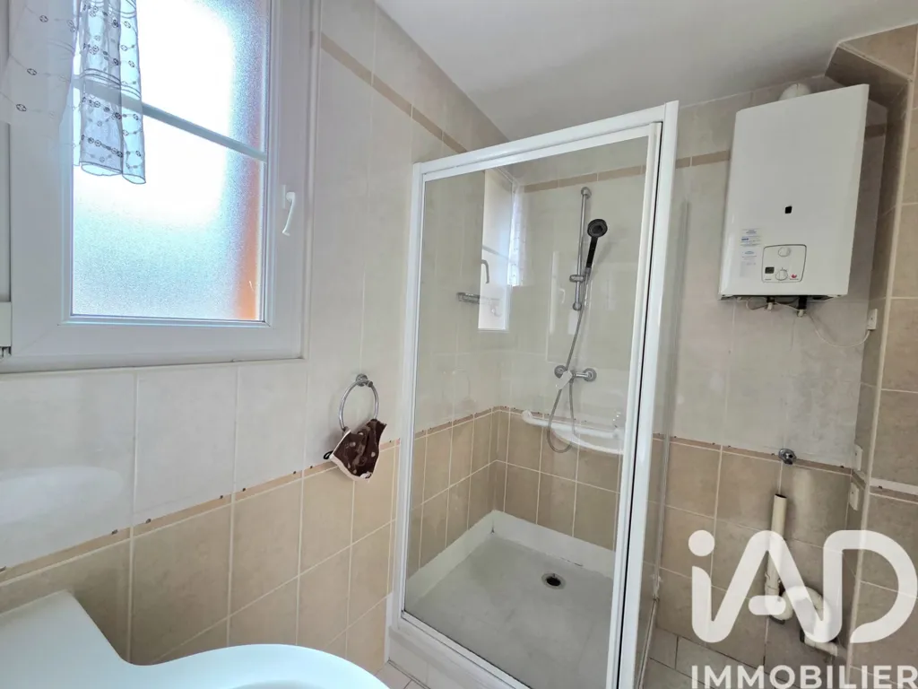 Vannitoad - 1-Bedroom Apartment with Private Cellar in Troyes