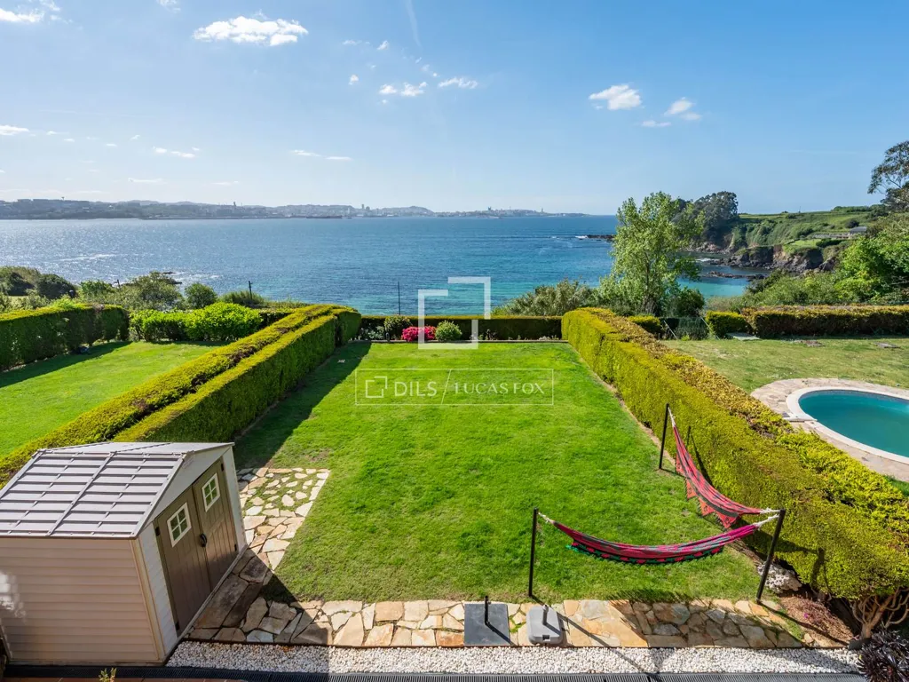 Jardin - Terraced Villa with Sea Views in Lians, A Coruña