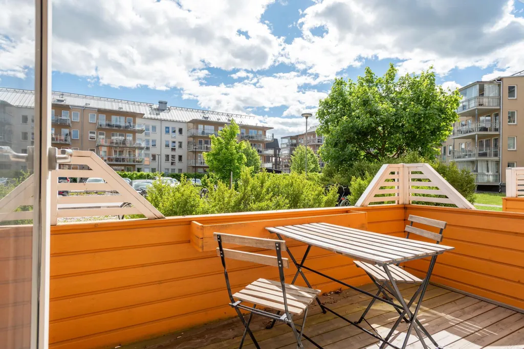 Rõdu - Modern Flat with South-Facing Terrace in Stockholm