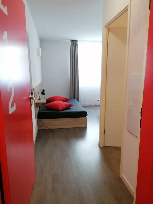 Camere da letto - Studio with Workspace in UXCO H2O Residence