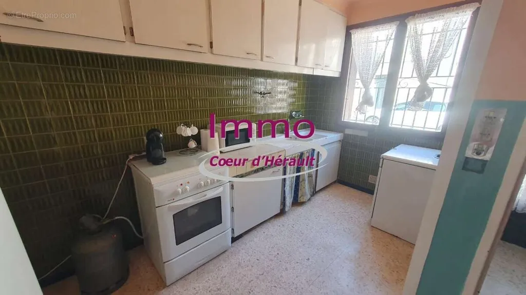 Cucina - Retrofittable Village House with Courtyard in Saint-André-de-Sangonis