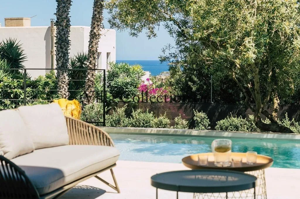 Piscine - Luxury Villa with Sea View in Santa Eulària