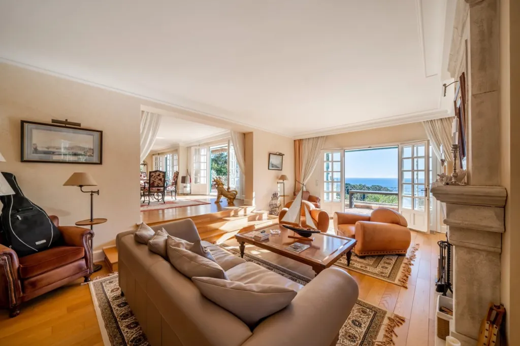 Séjour - Villa avec Vue Panoramique sur la Mer à Super Cannes