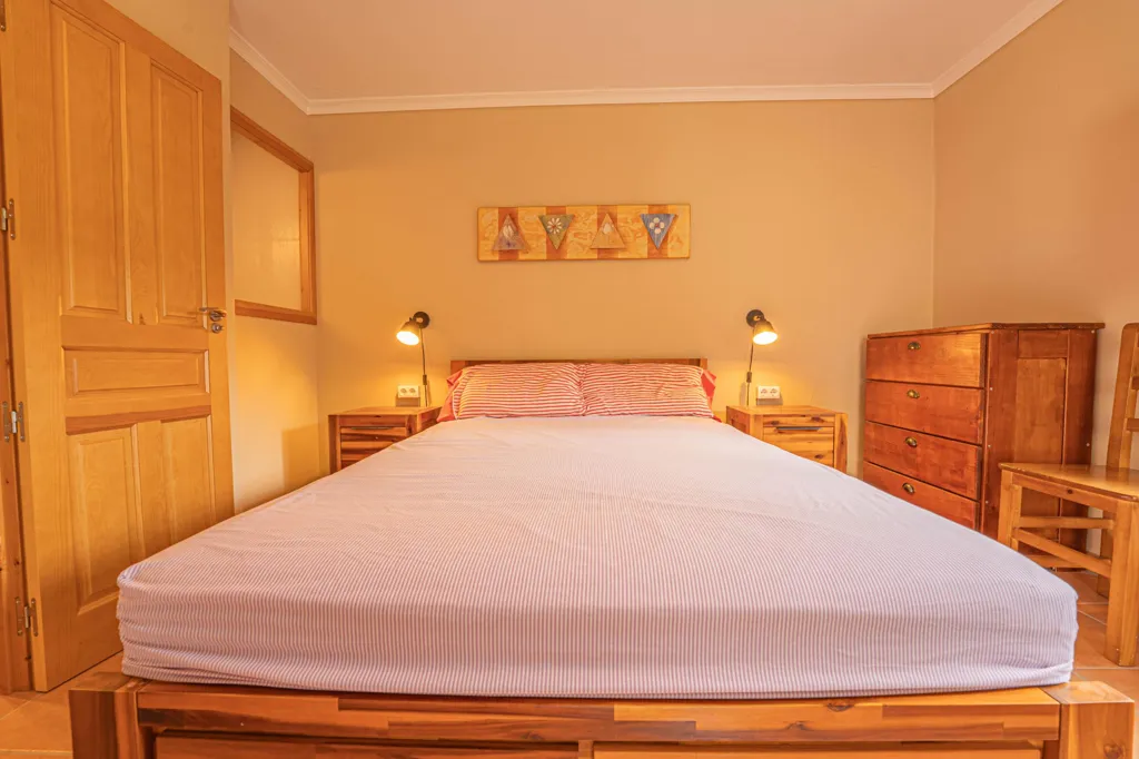Chambres - Rustic Masia with Pool in Cabanelles