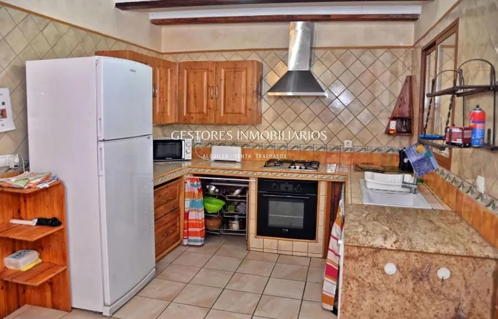 Kitchen - Rural House with Pool in Palomar