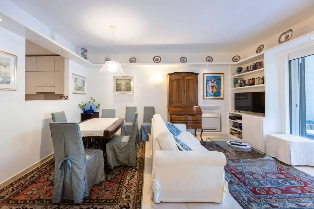 Elutuba - Luxury Flat in Historic Villa, Porto Ercole