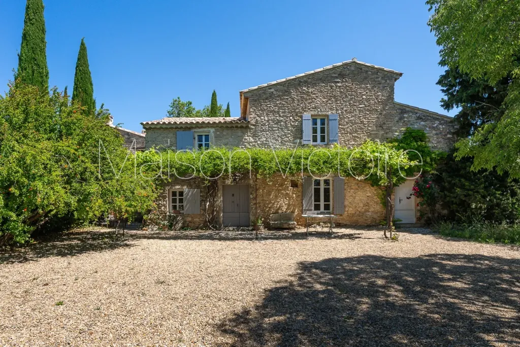 Extérieur - Ferme en pierre avec dépendances près de Gordes