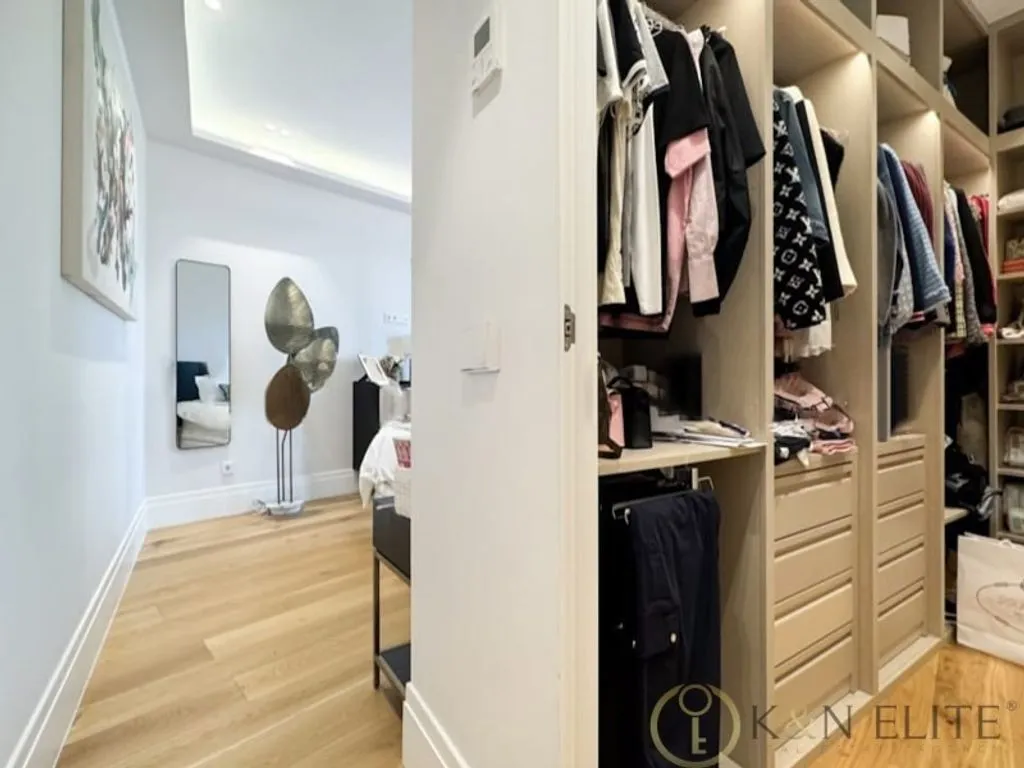 Pièces - Luxury Flat with High-End Amenities in Recoletos, Madrid