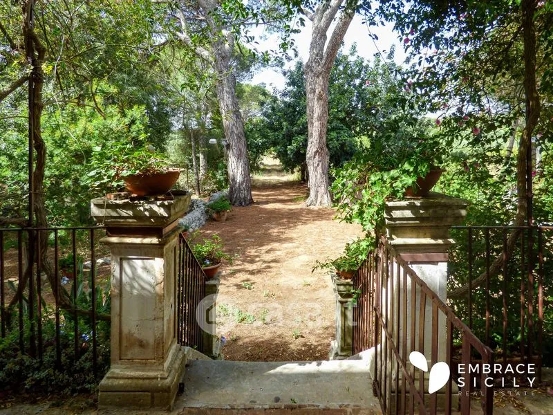 Jardin - Noble Villa with Panoramic Terrace in Palazzolo Acreide