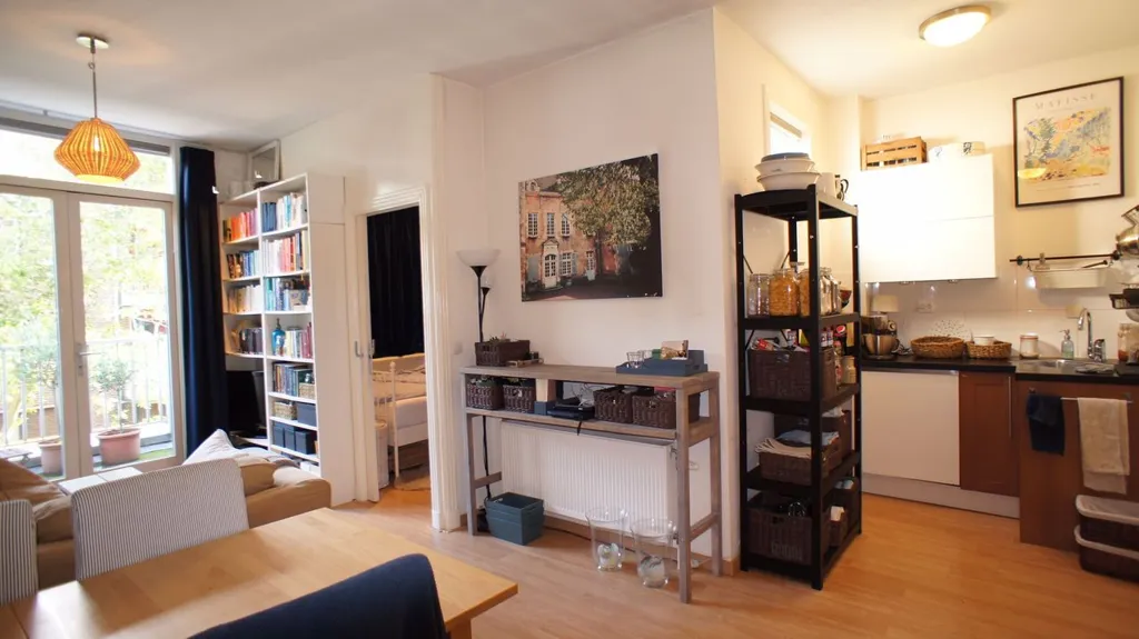 Elutuba - 2-Bedroom Flat with Balcony in The Hague