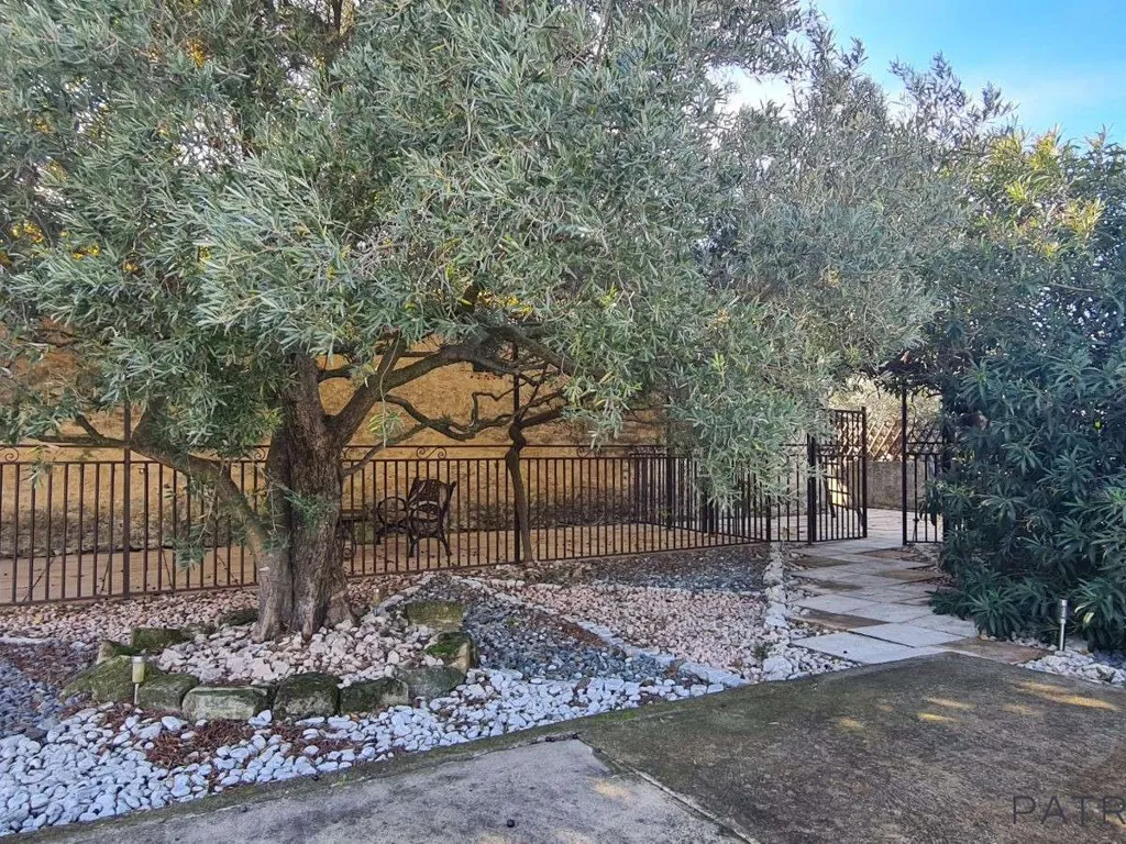 Aed - Renovated Mas with Pool in Beaucaire
