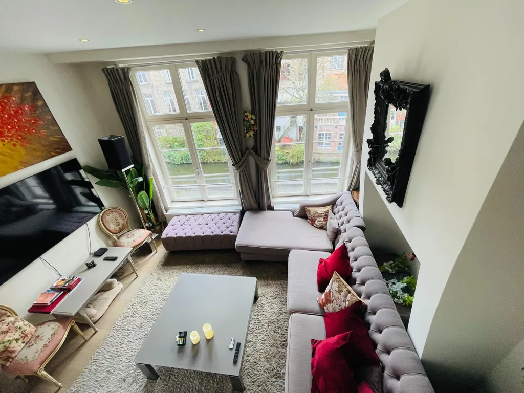 Elutuba - Renovated Corner House with Unique View in Bruges
