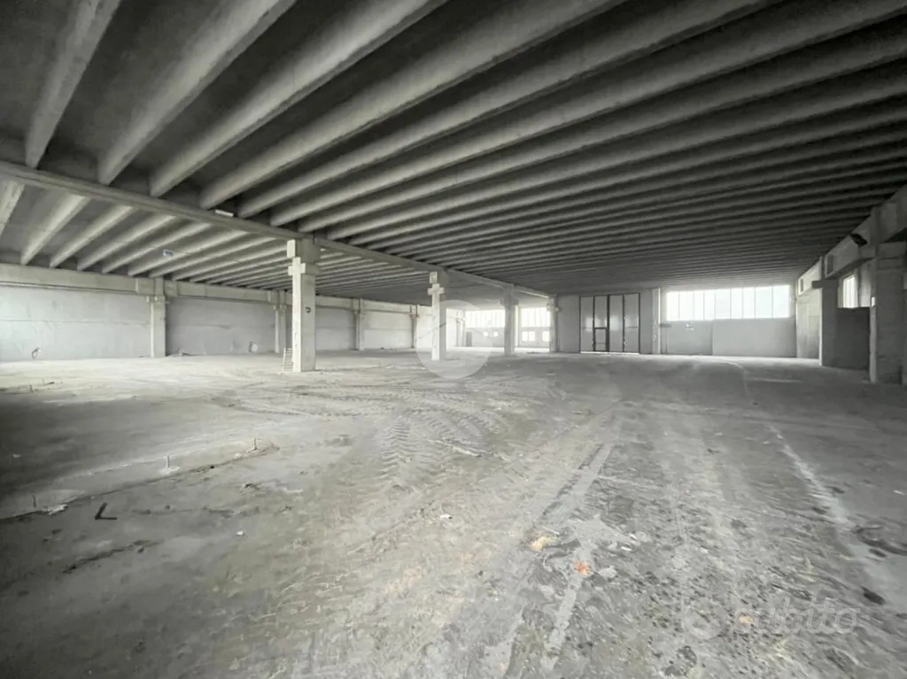Stanze - Warehouse with Open Space in Cellatica